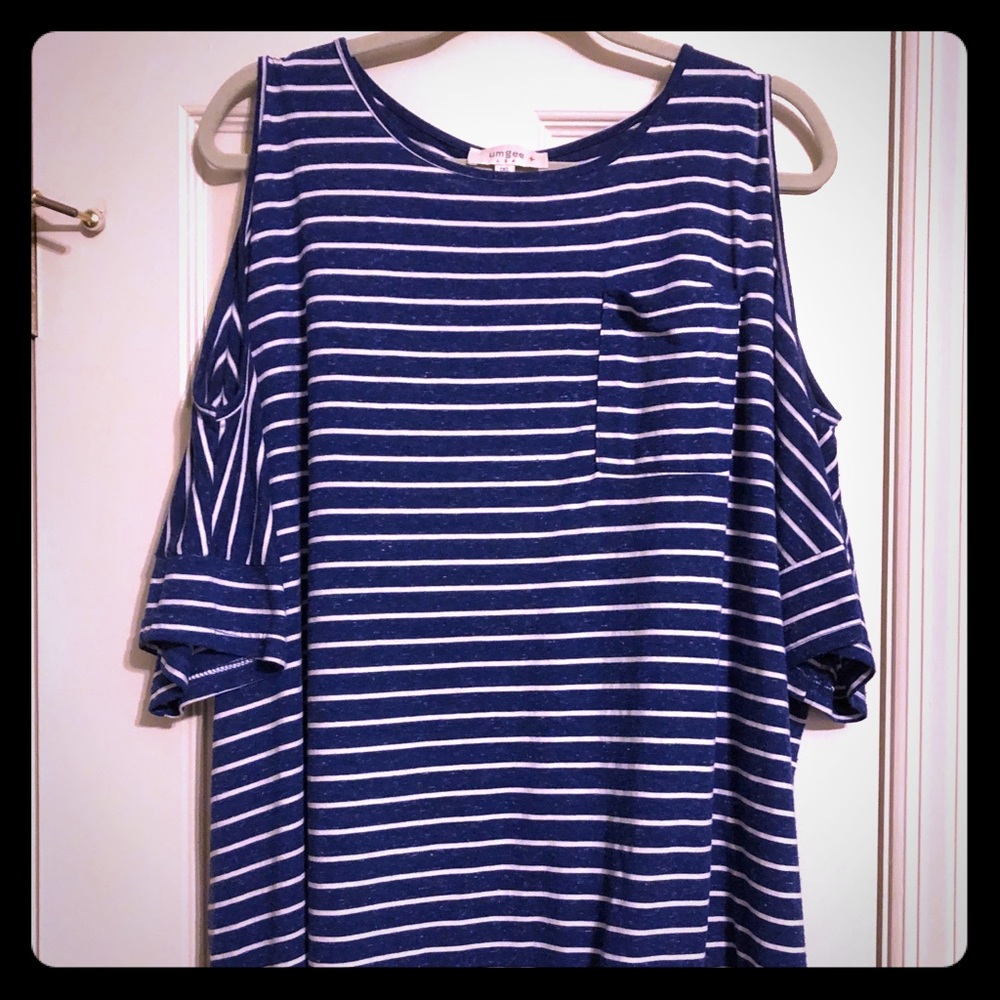 Umgee cold-shoulder tunic with pockets!